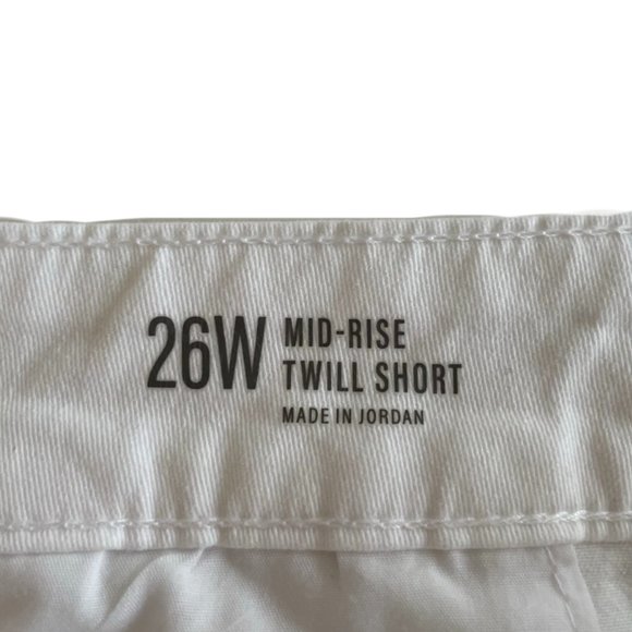 a.n.a. Women's Plus-Size 26 Mid Rise Chino Short 4.5" - WHITE - Picture 10 of 12